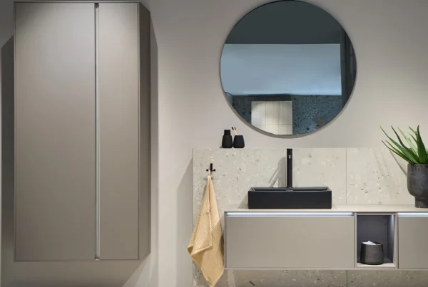 colonne de salle de bains